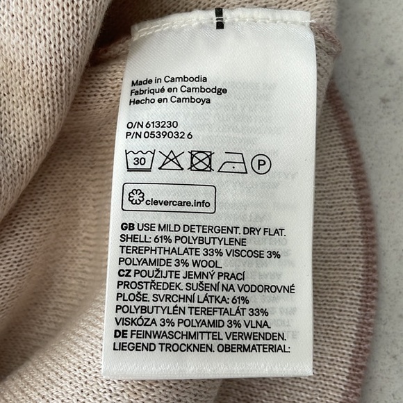 H & M Women’s long sleeved sweater. Light pink colored top in size small - Picture 6 of 6